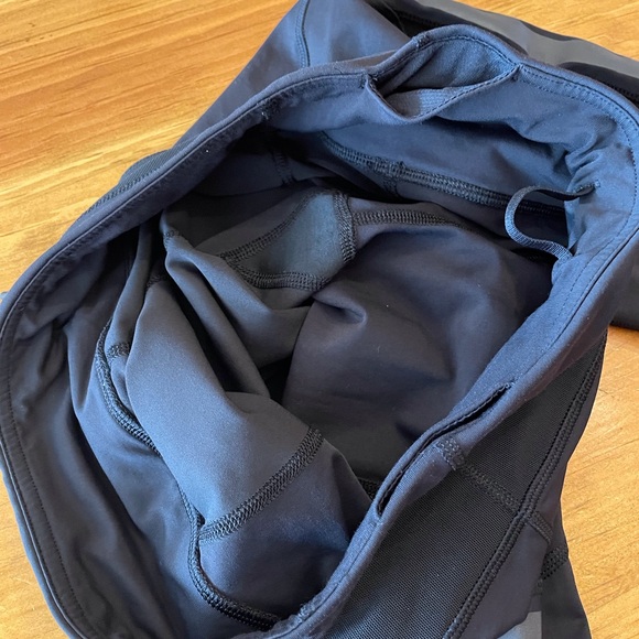 Lululemon crop mesh on bottom legging 8 - Picture 6 of 9